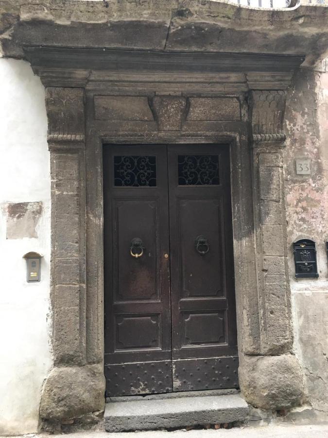 A Palazzo Fortebracci B&B Sutri Exterior foto