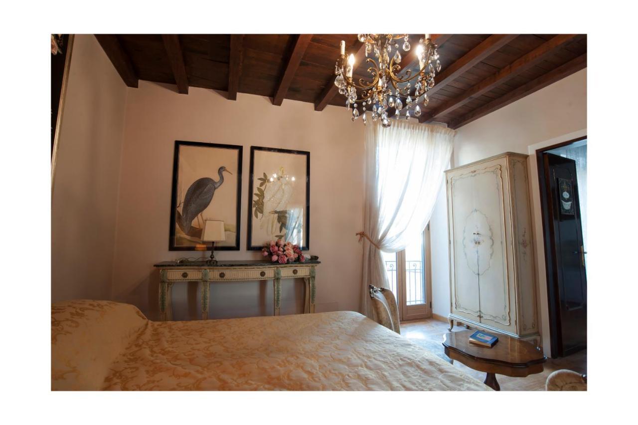 A Palazzo Fortebracci B&B Sutri Exterior foto