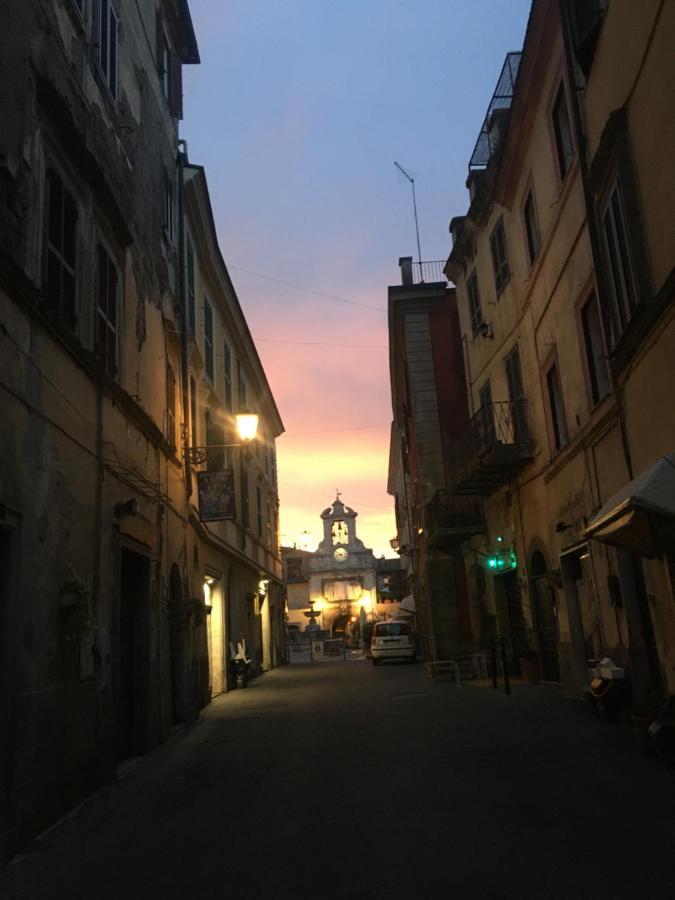 A Palazzo Fortebracci B&B Sutri Exterior foto
